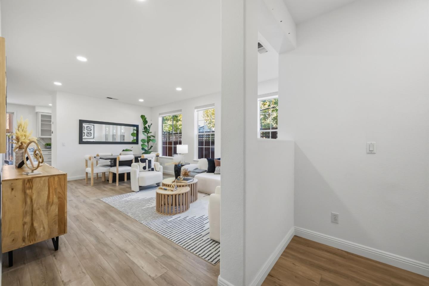945 Desmet DR