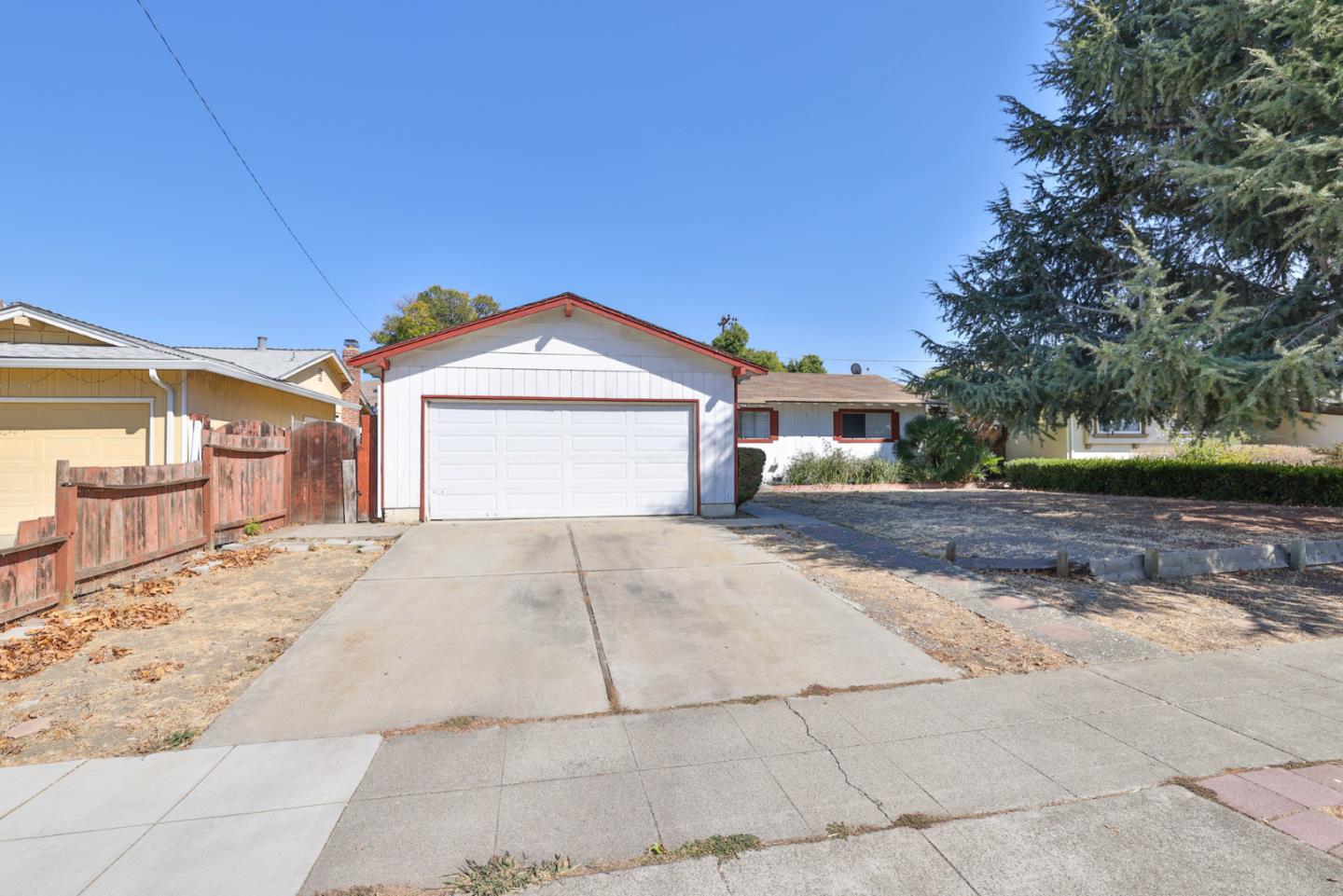 1392 Turlock LN
