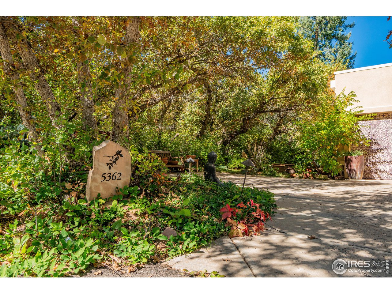 5362 Hawthorn Trl