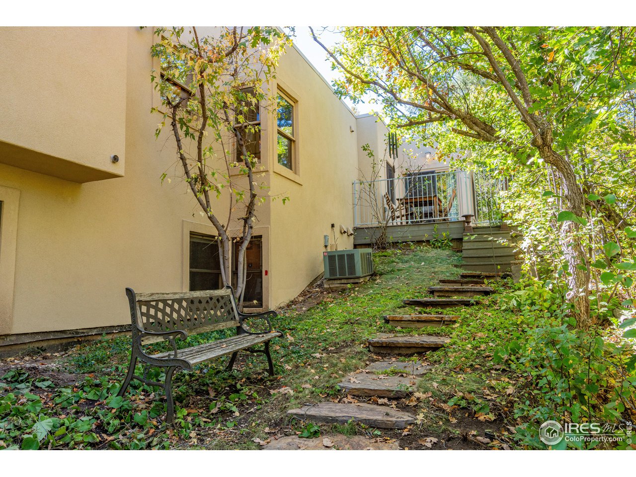 5362 Hawthorn Trl