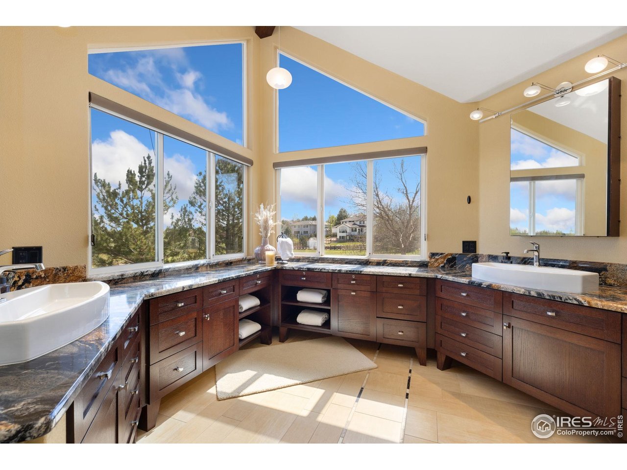 7220 Spring Creek Cir