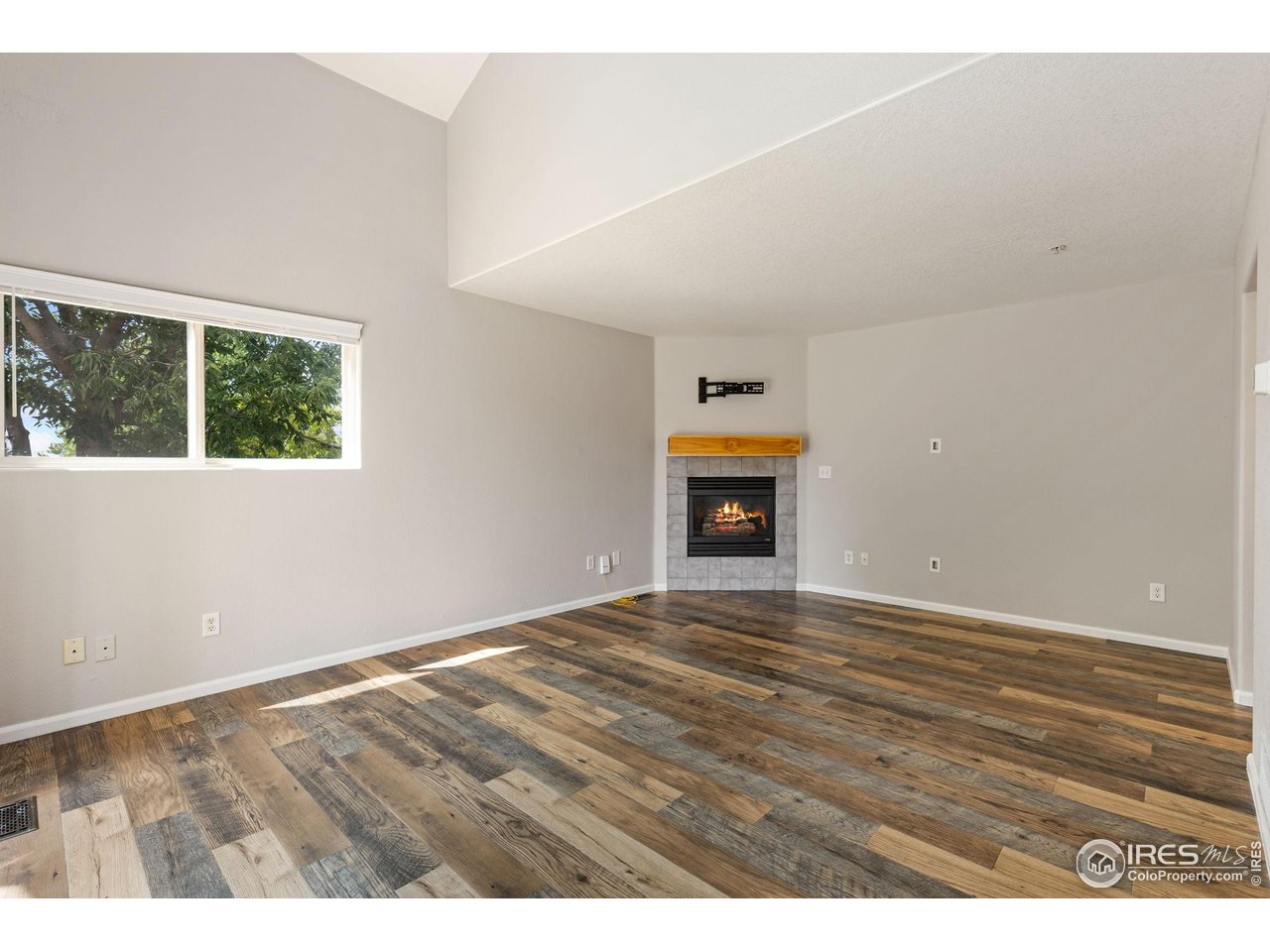 1601 Great Western Dr M8