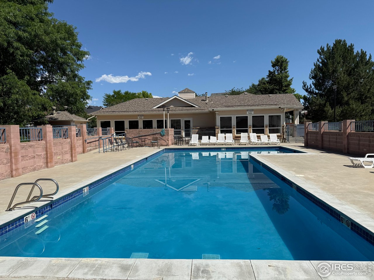 1601 Great Western Dr M8