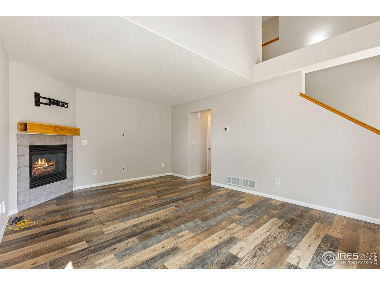 1601 Great Western Dr M8