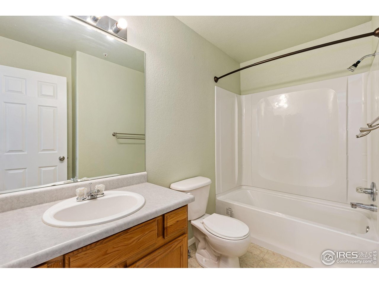 1601 Great Western Dr M8