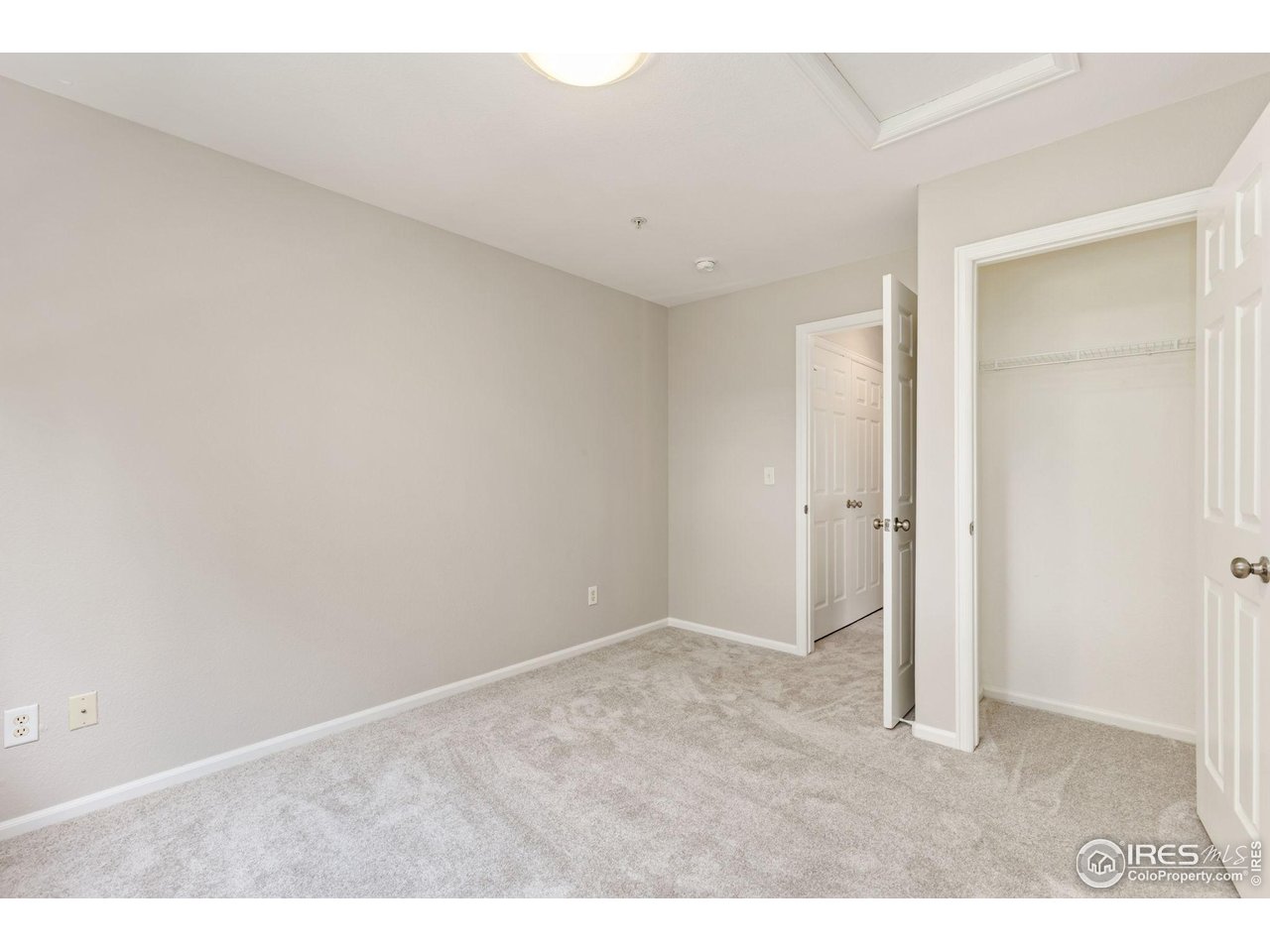 1601 Great Western Dr M8