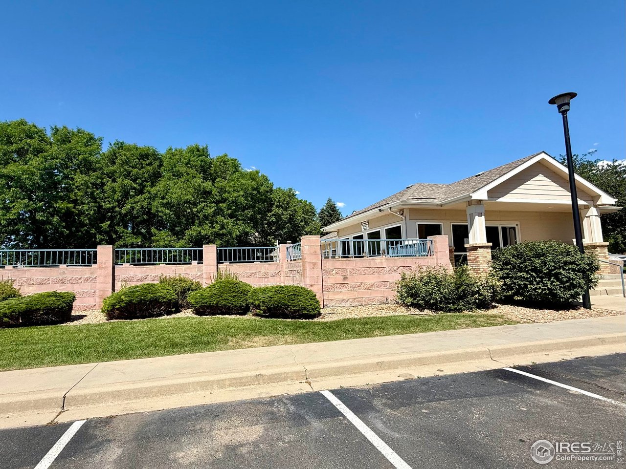 1601 Great Western Dr M8