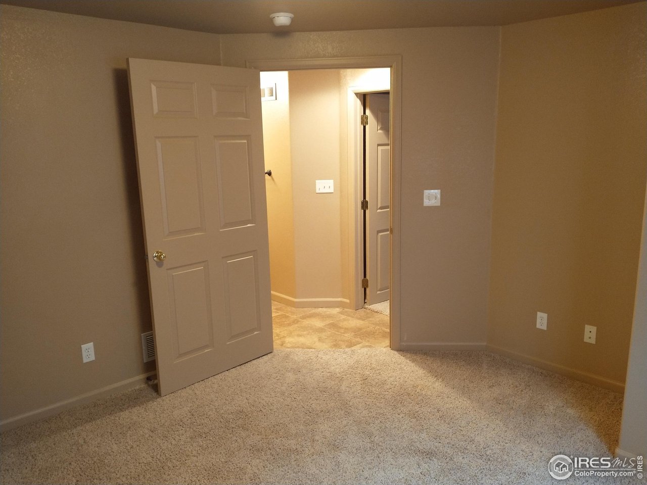1516 Willowbrook Dr