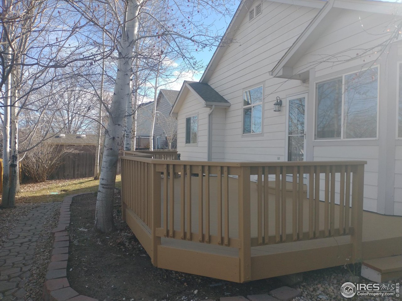1516 Willowbrook Dr