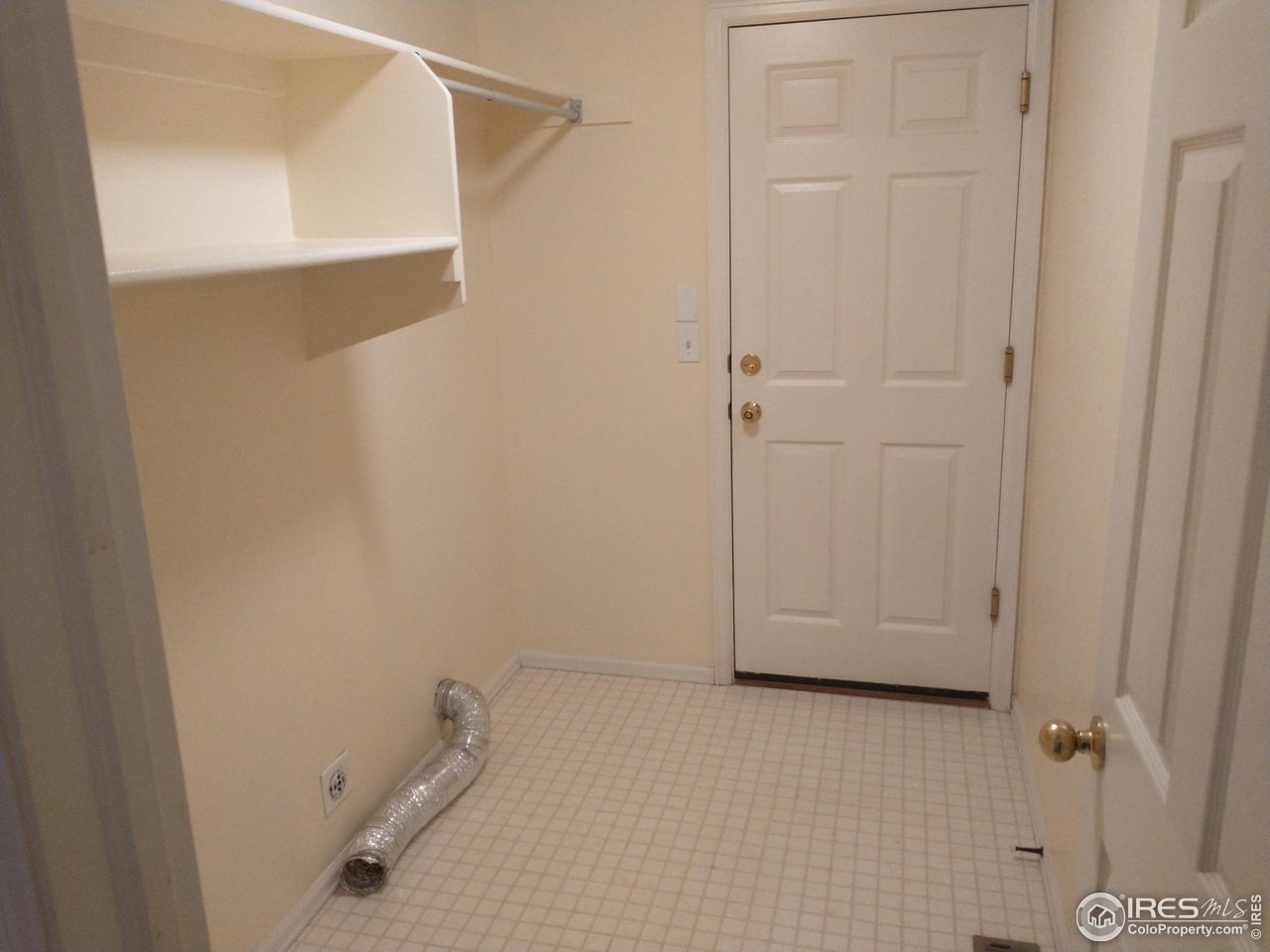 1516 Willowbrook Dr