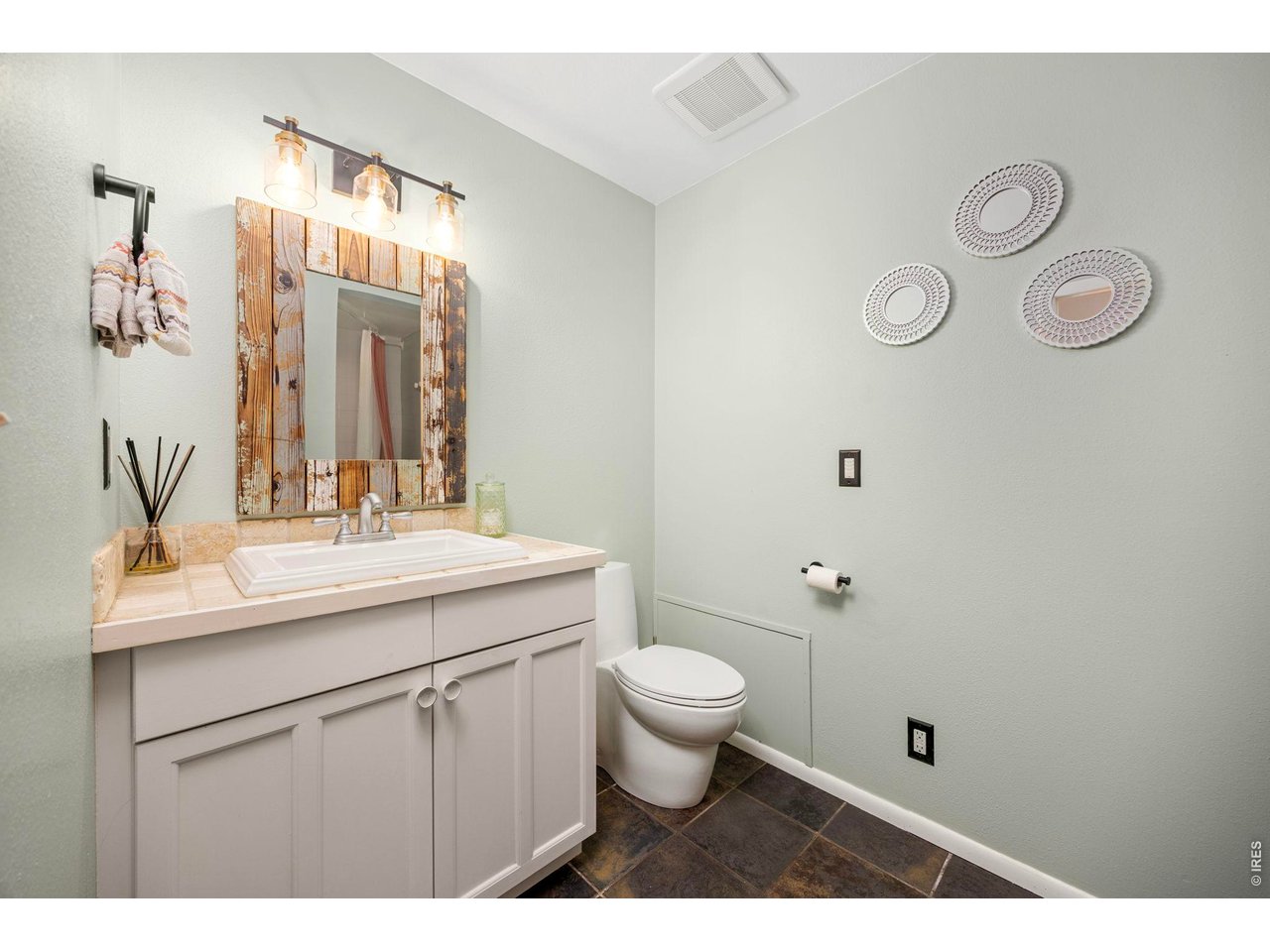7702 Devonshire Ct