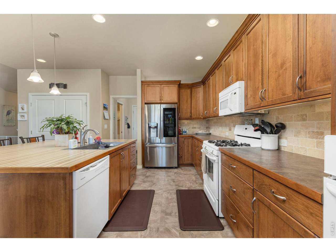 410 Sage Ave