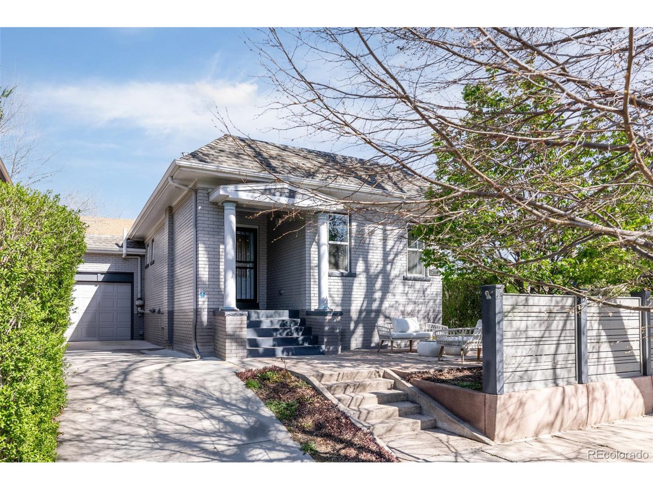 2500 Clermont St