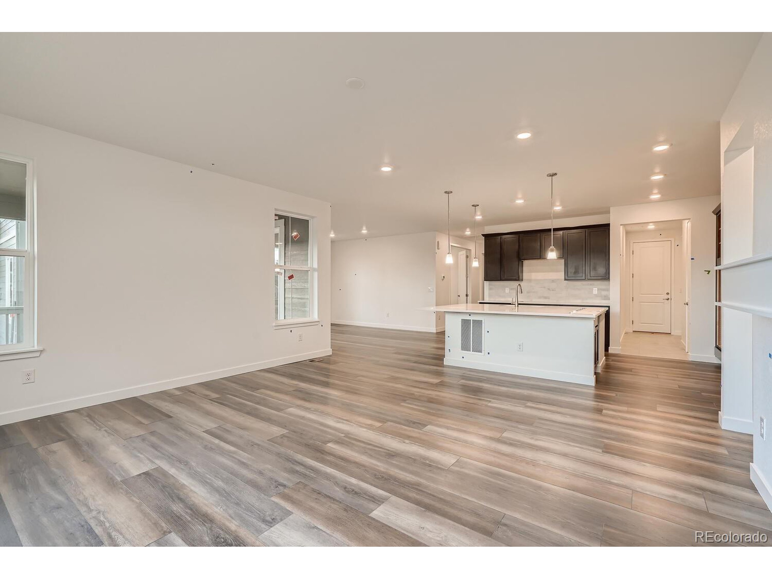 711 Meadowlark Dr