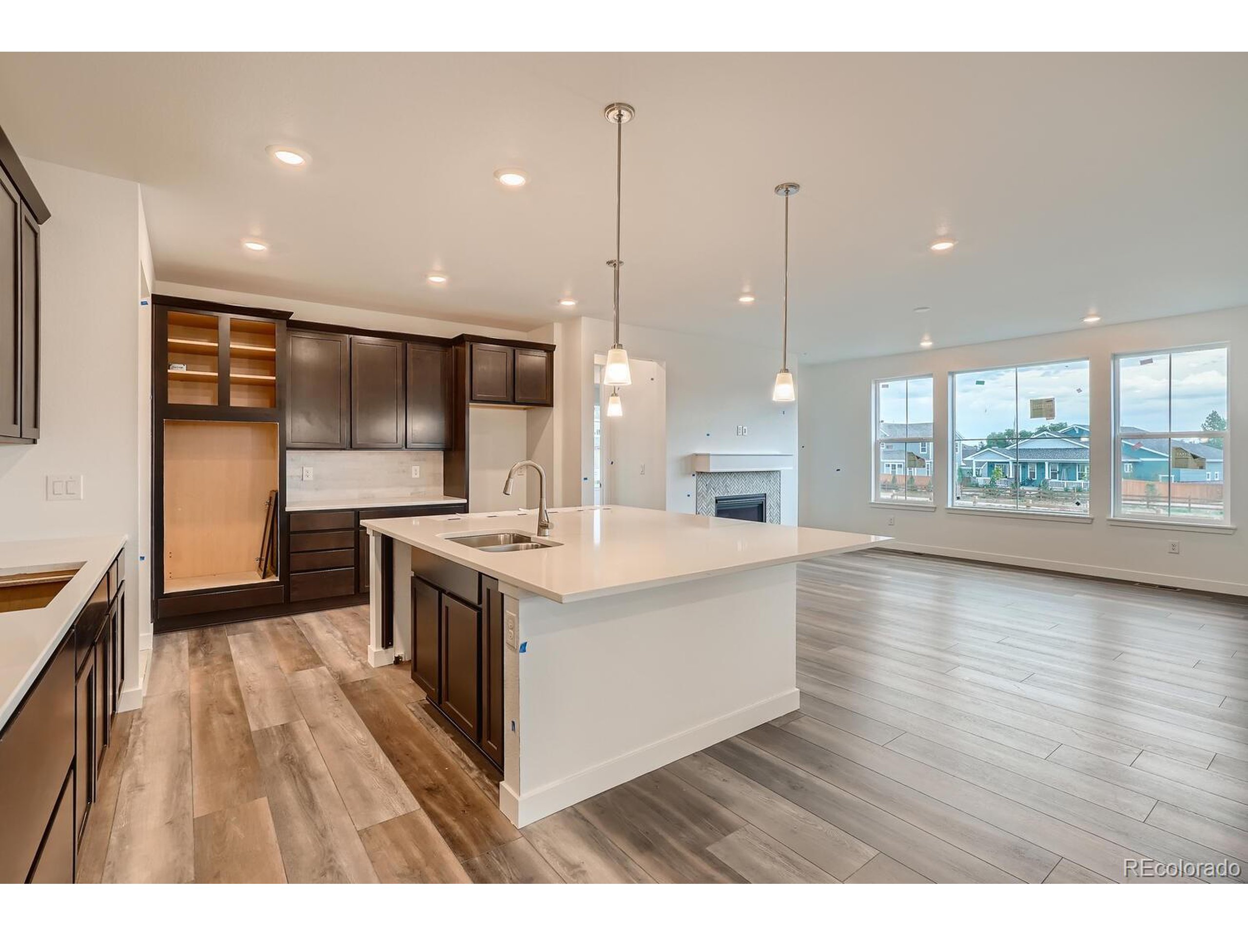 711 Meadowlark Dr