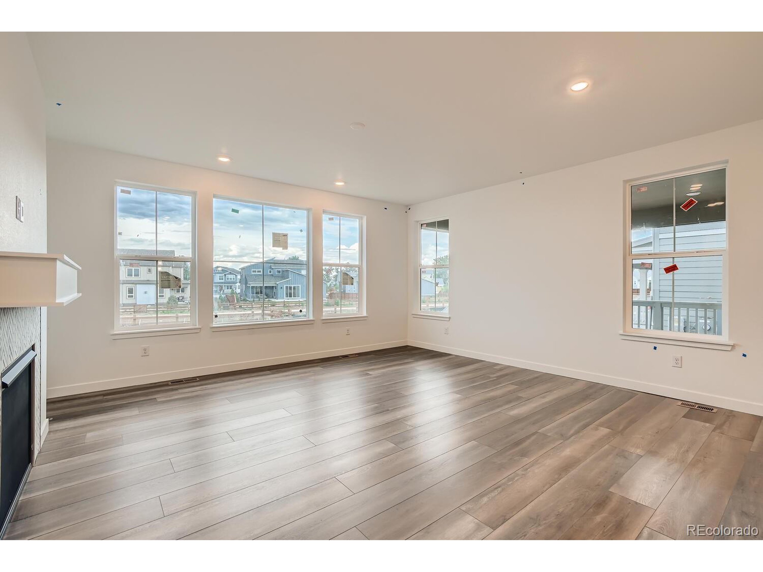 711 Meadowlark Dr