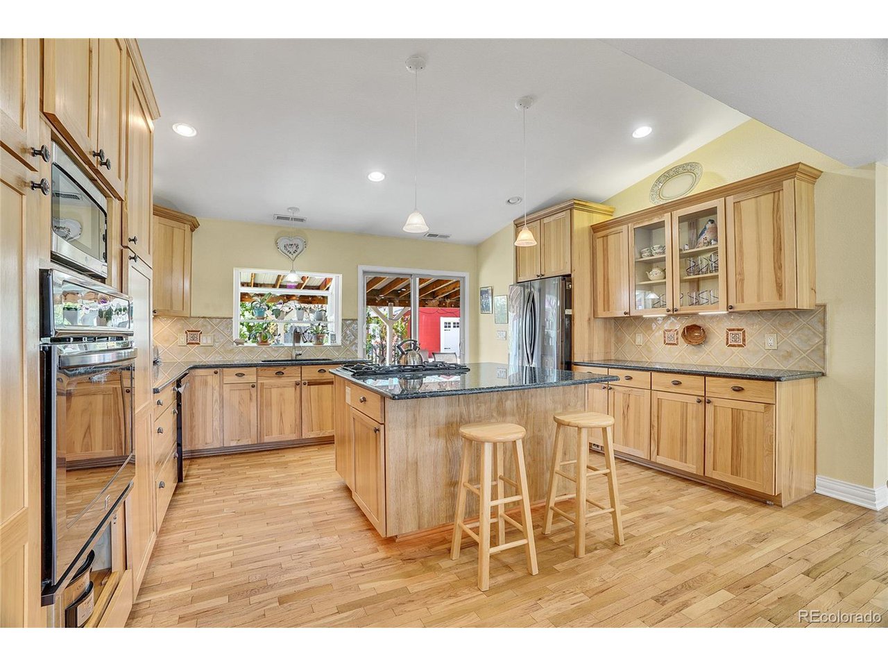 422 2nd St