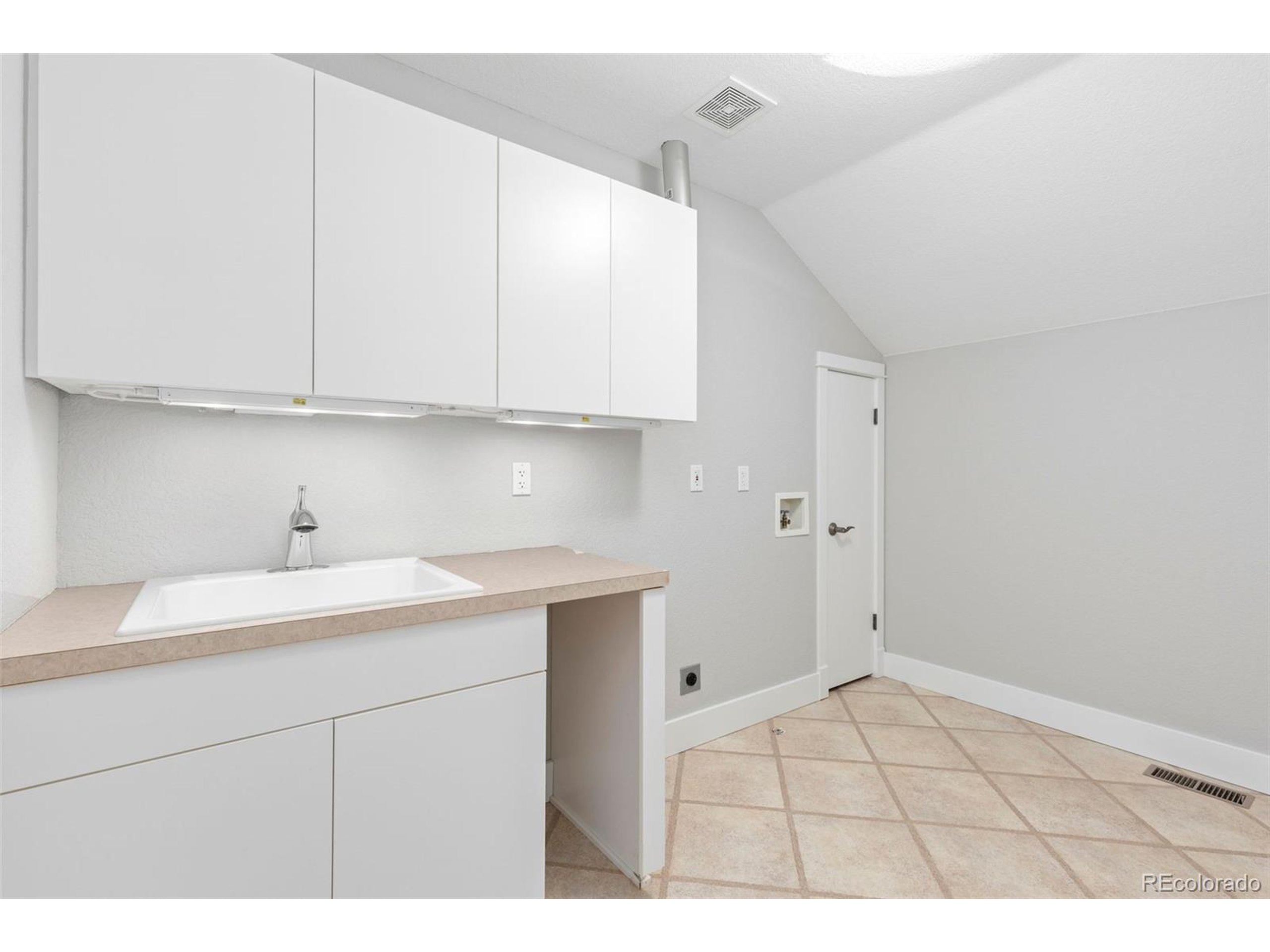 8916 Prairie Knoll Dr