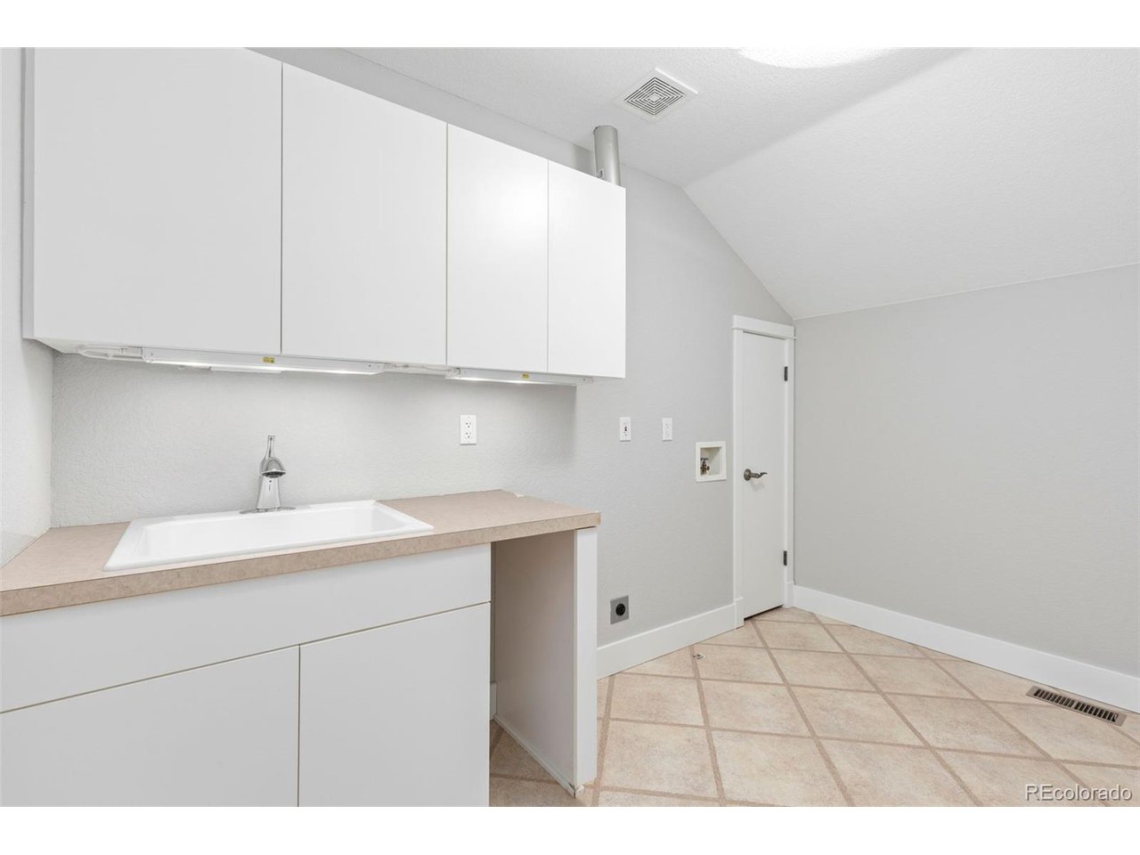 8916 Prairie Knoll Dr