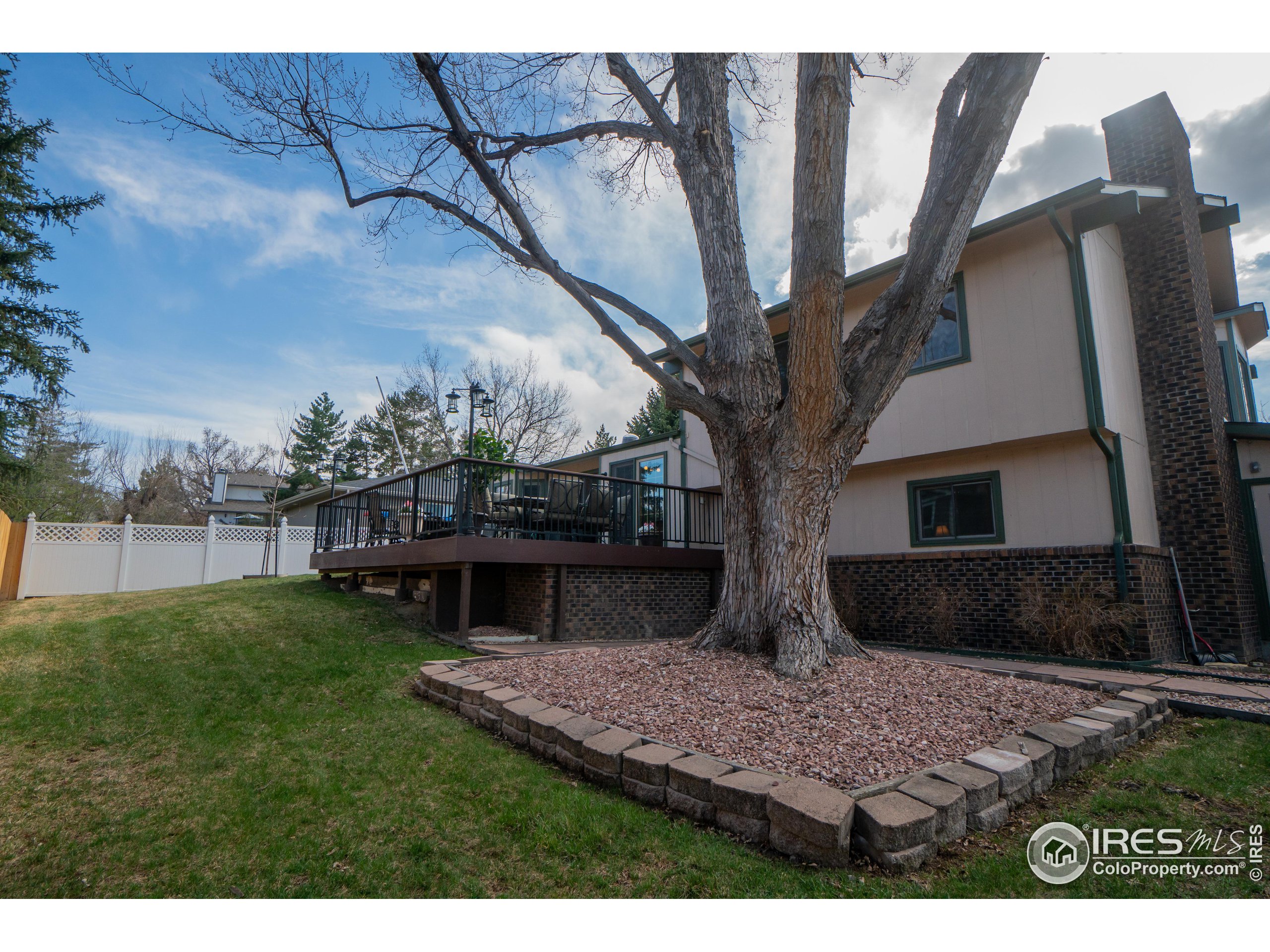 1766 Harbor Ln