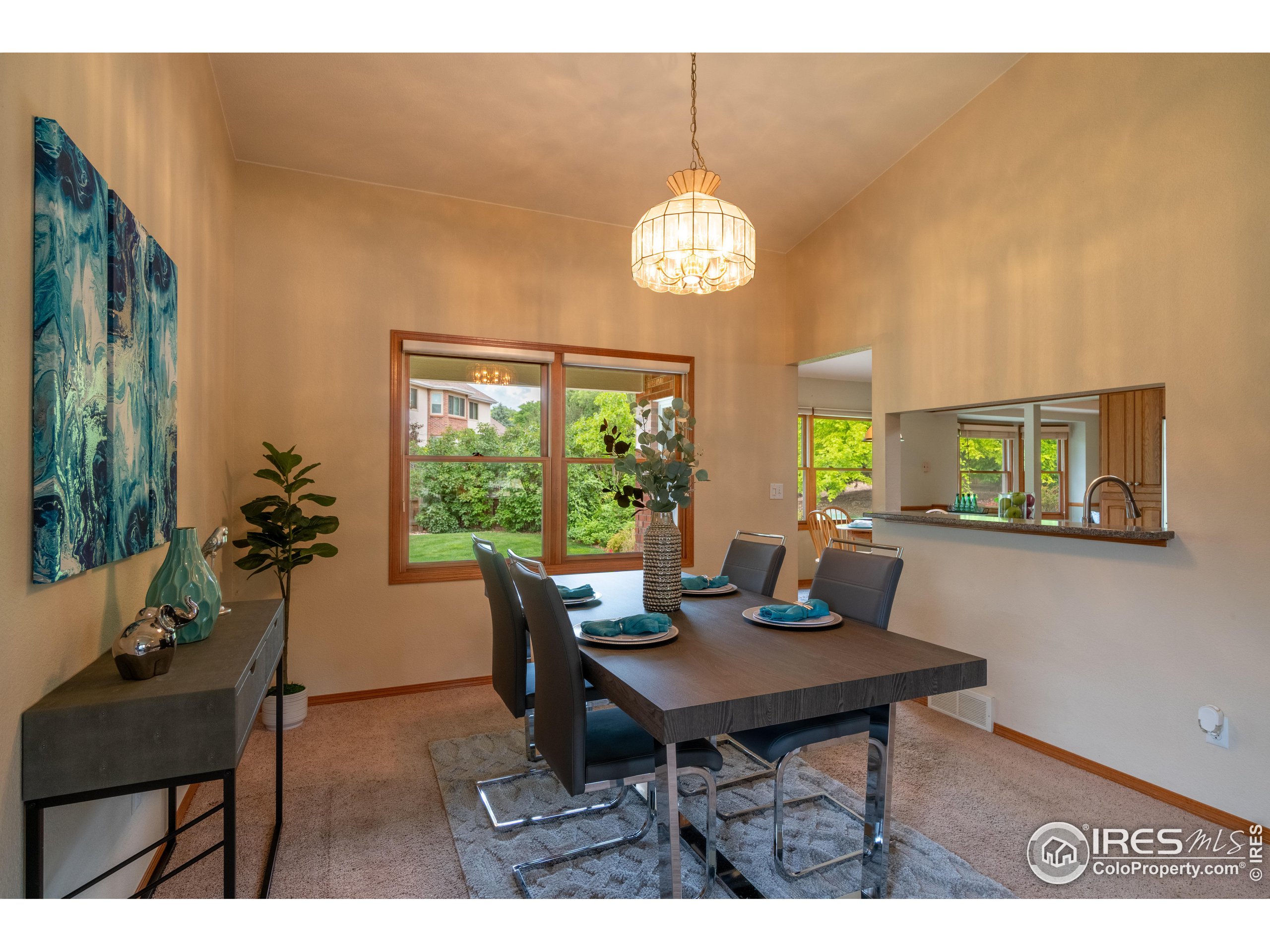 8031 Fox Hill Dr