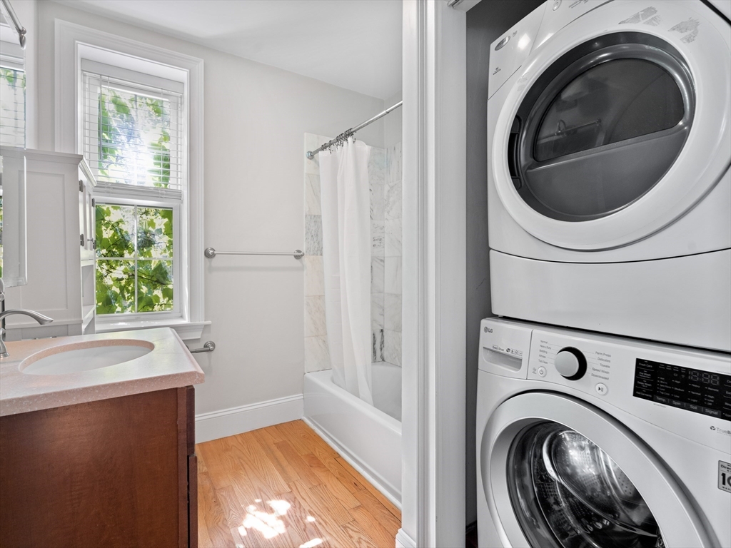 1422 Columbia # 2