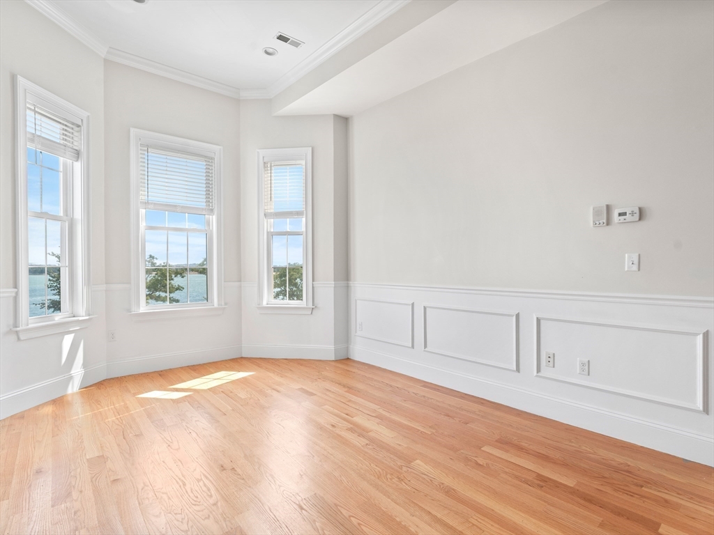 1422 Columbia # 2