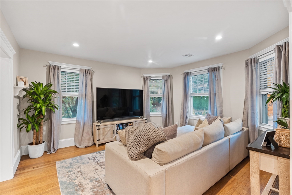 14 Hood St # 2