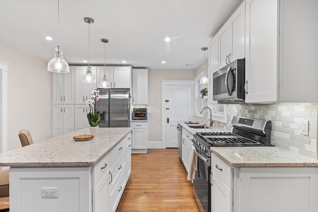 14 Hood St # 2