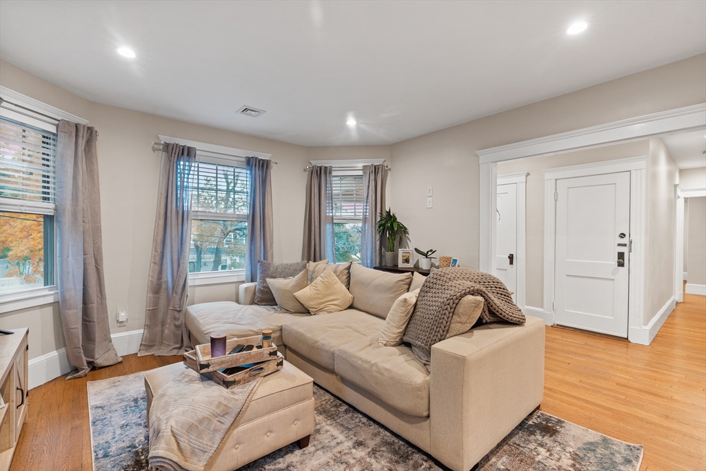 14 Hood St # 2