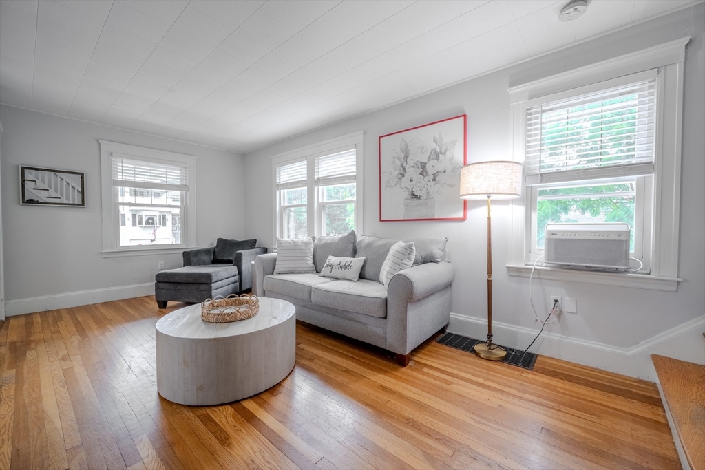 35 Lindenwood Rd