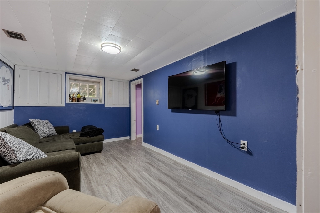 35 Lindenwood Rd