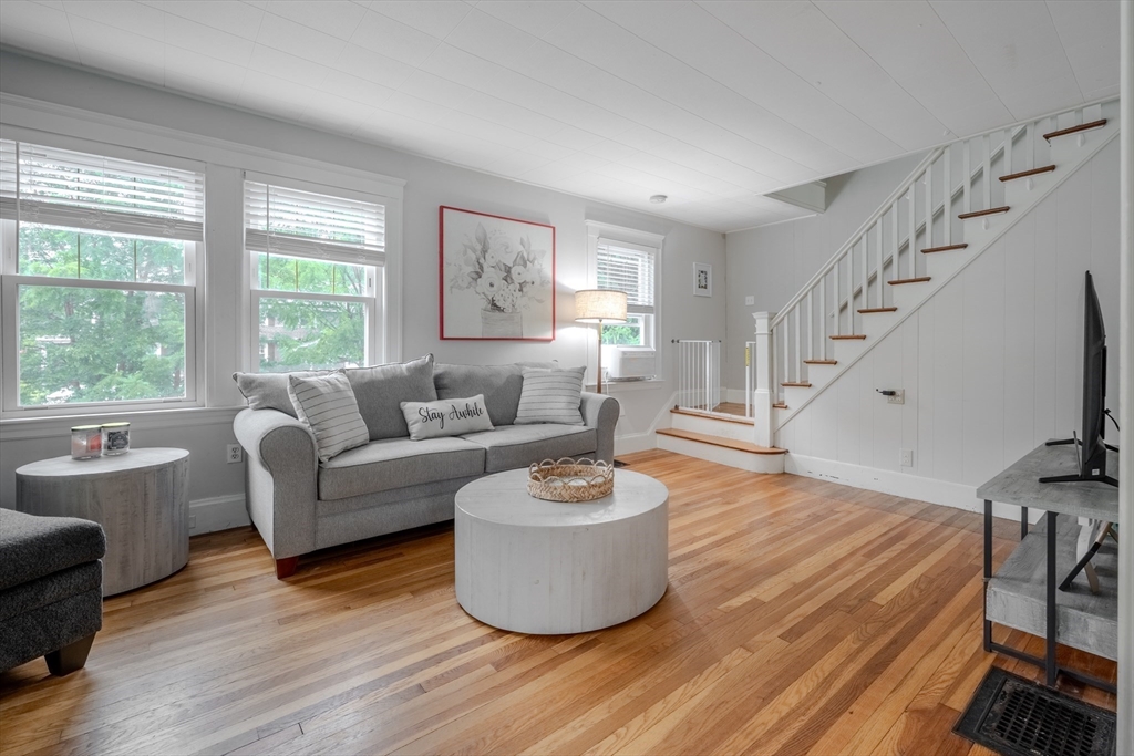 35 Lindenwood Rd