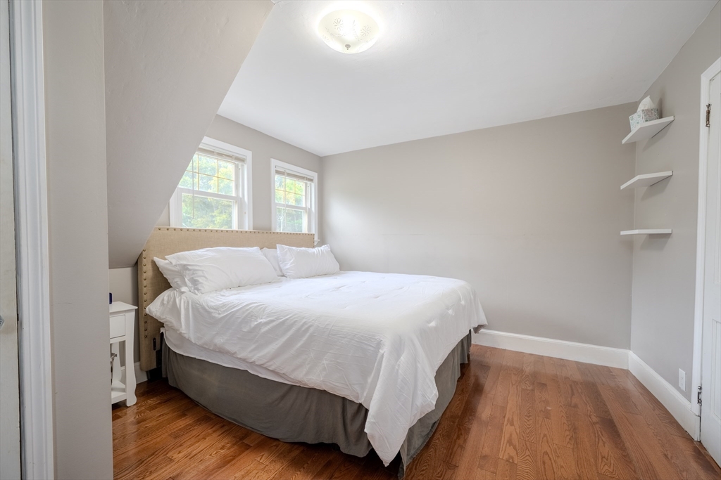 35 Lindenwood Rd