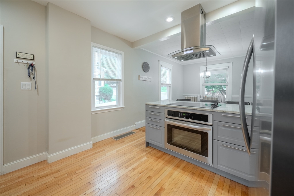 35 Lindenwood Rd