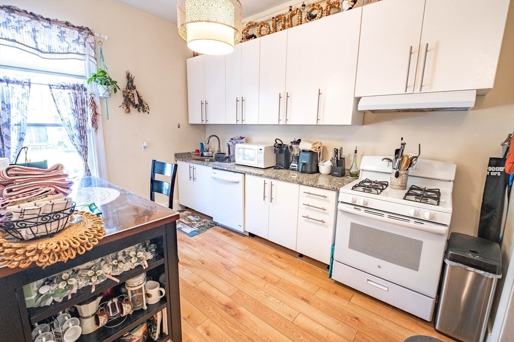 4 Hovey St # 1F