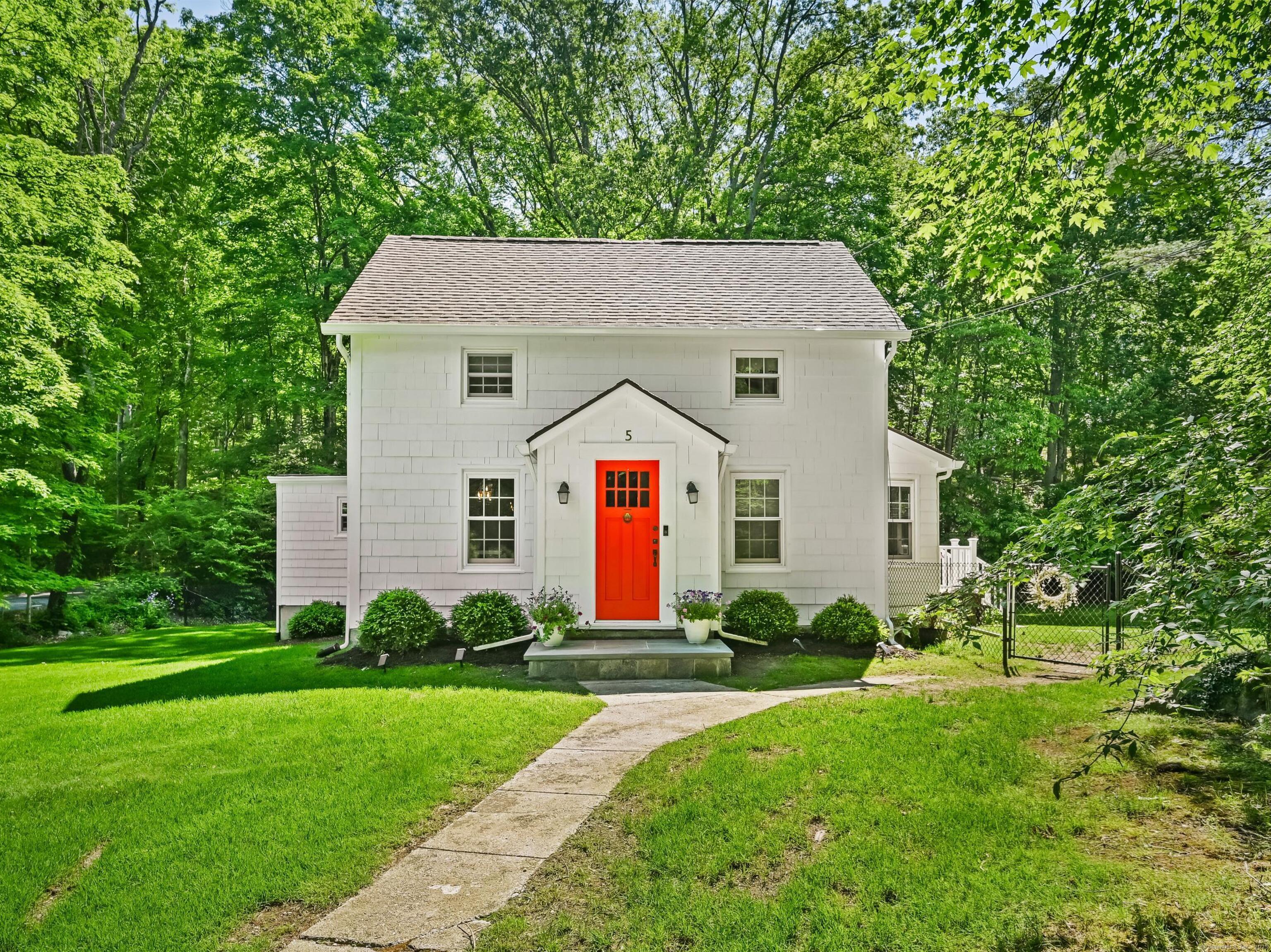 5 Hunting Ridge Road