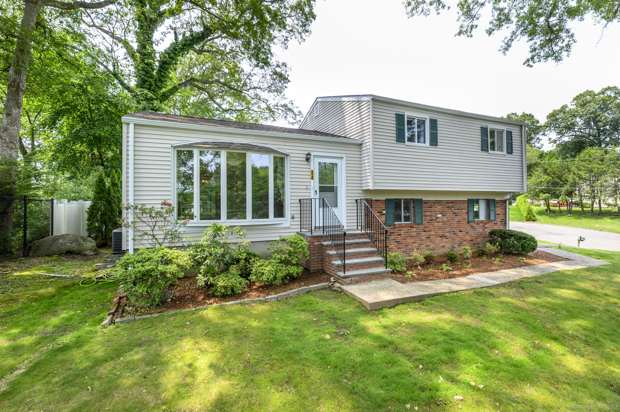 34 Amherst Place