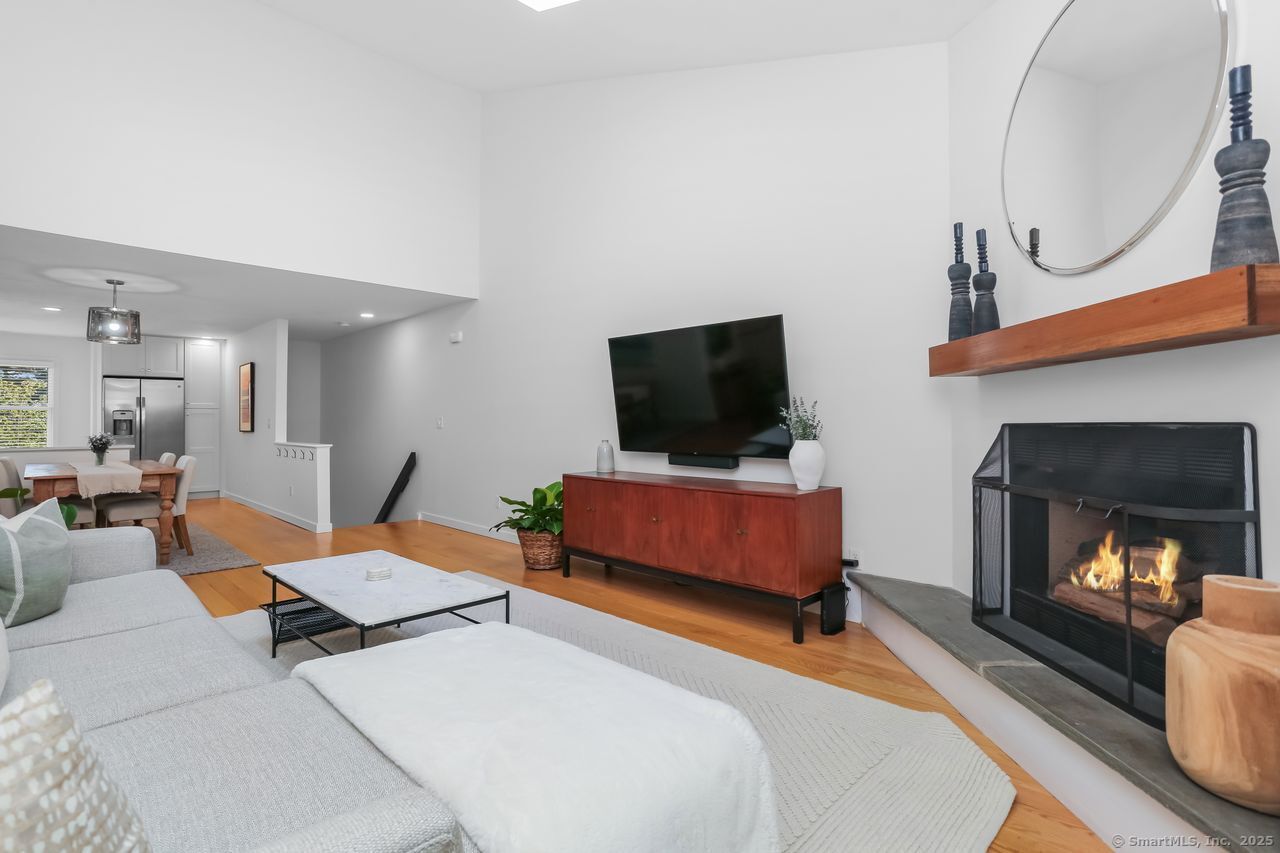 1 Wolfpit Avenue APT 12