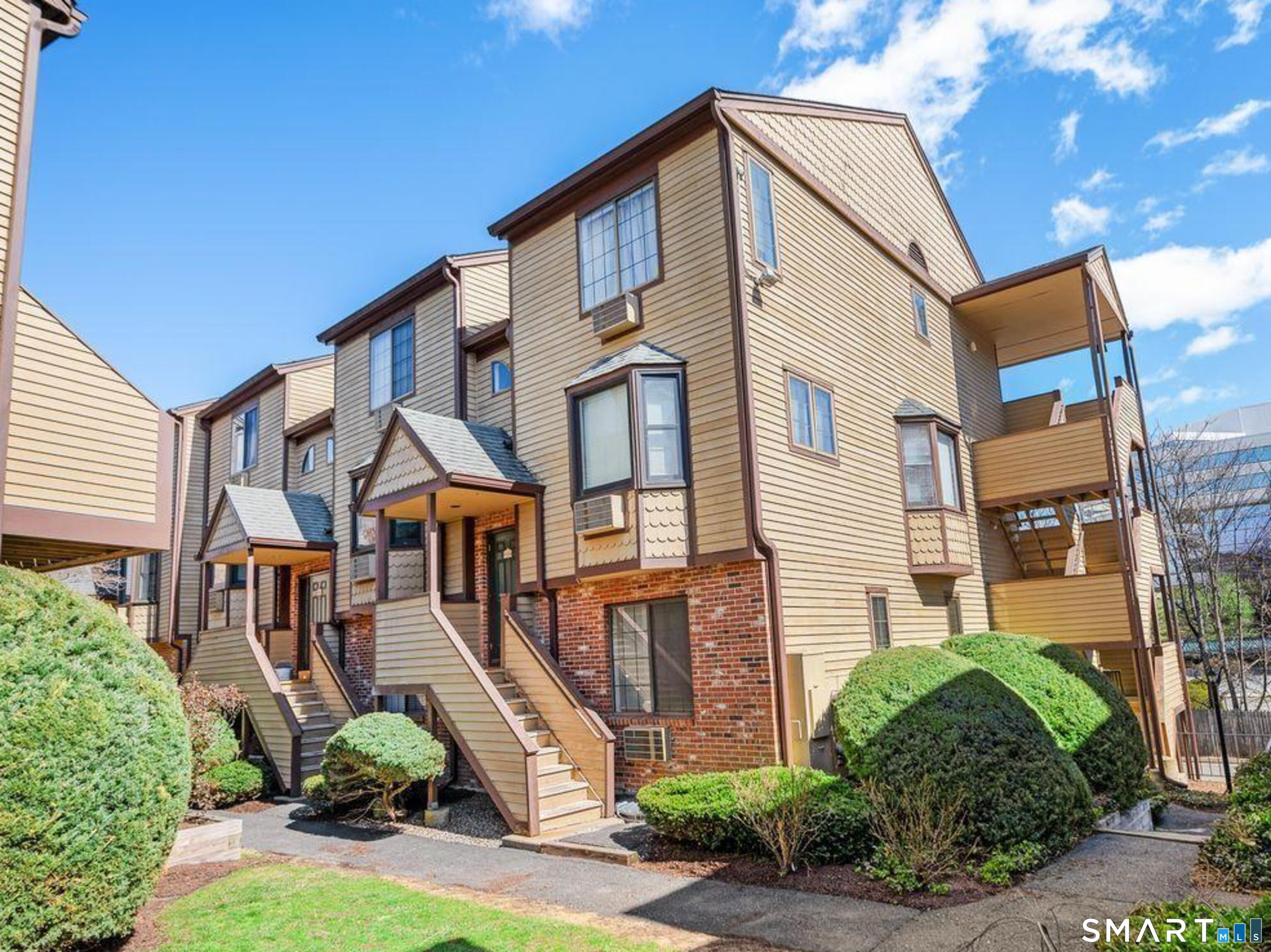 8 Oakwood Avenue APT B13