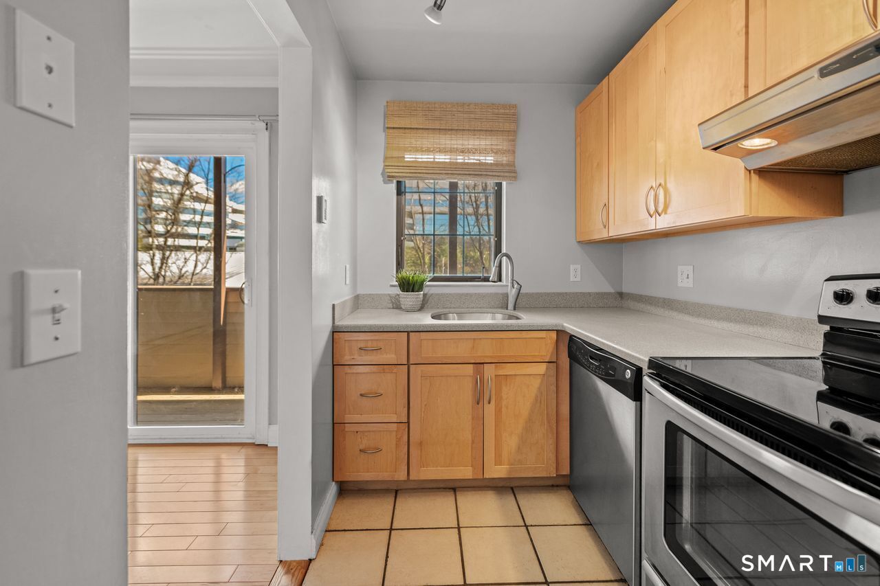 8 Oakwood Avenue APT B13