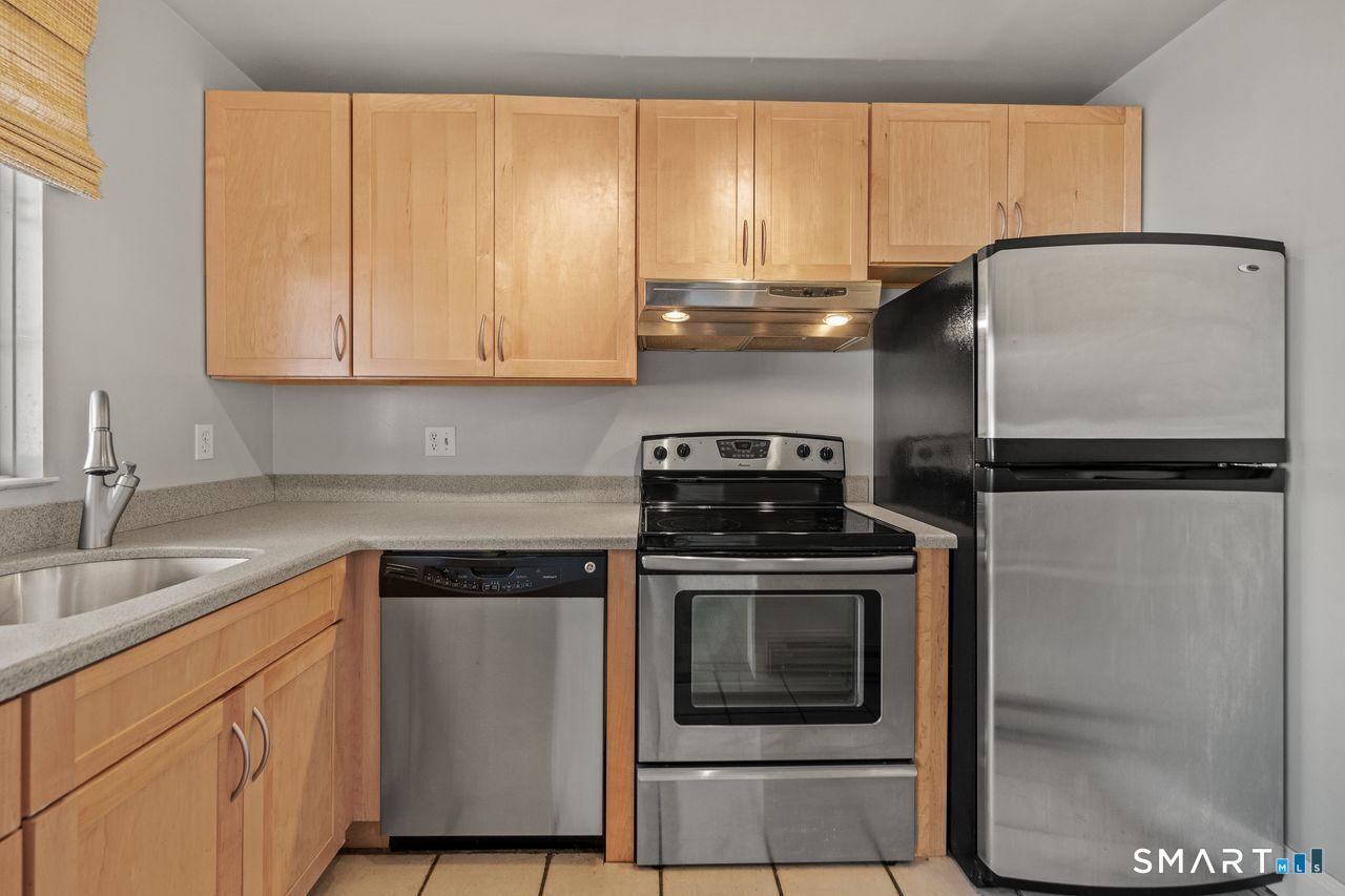 8 Oakwood Avenue APT B13