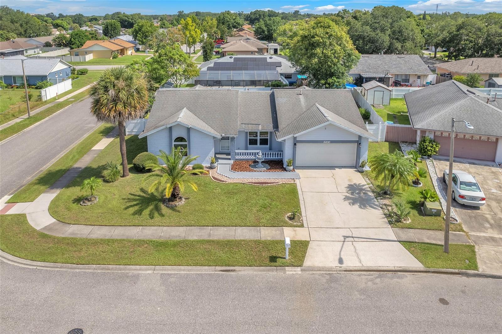 2200 BAY LEAF DR