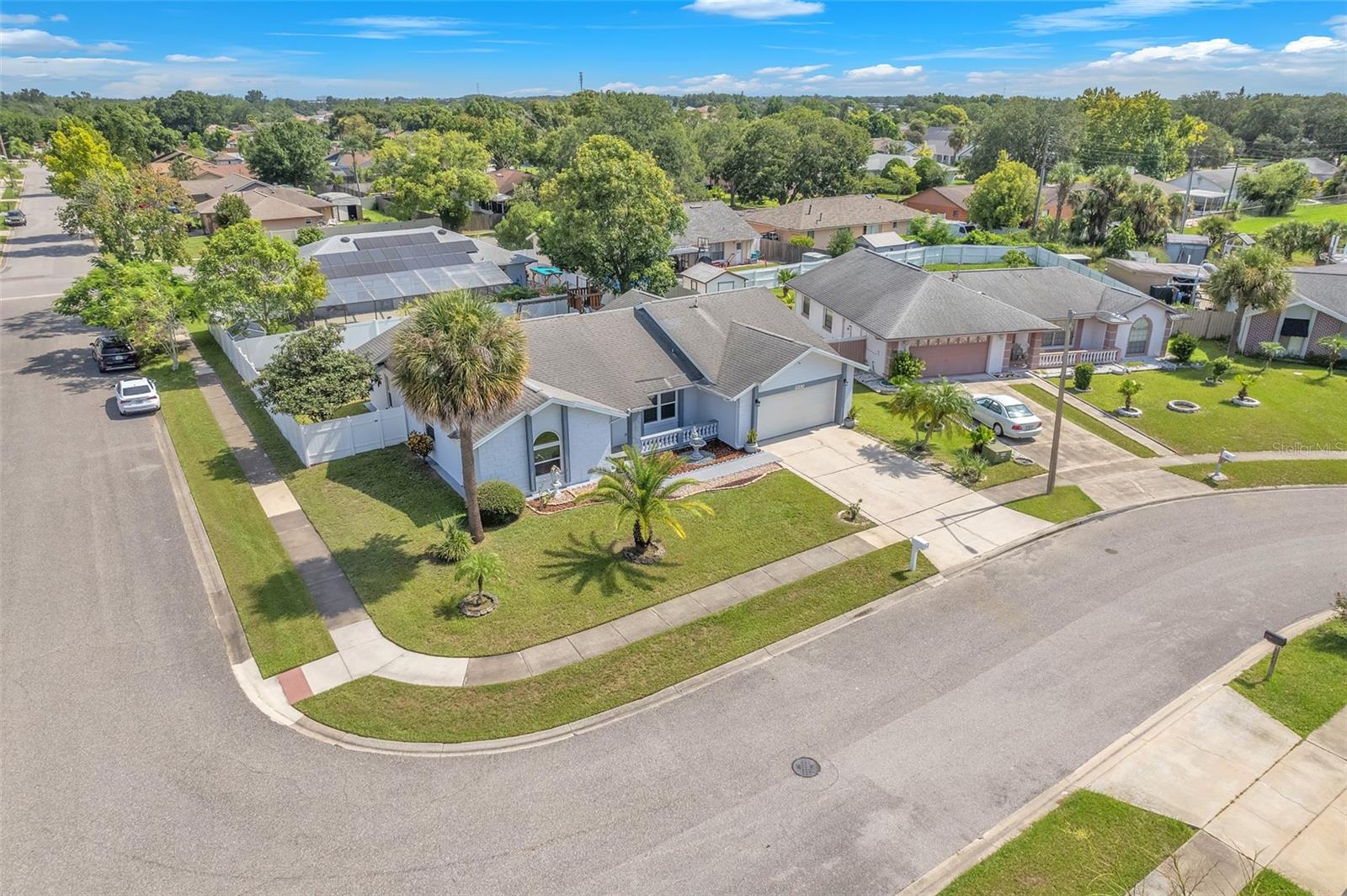 2200 BAY LEAF DR