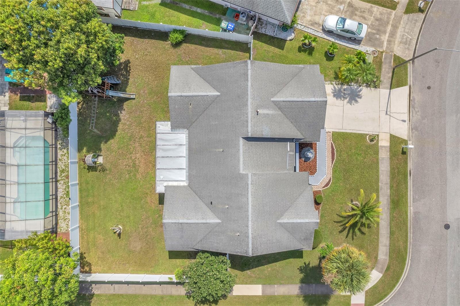 2200 BAY LEAF DR