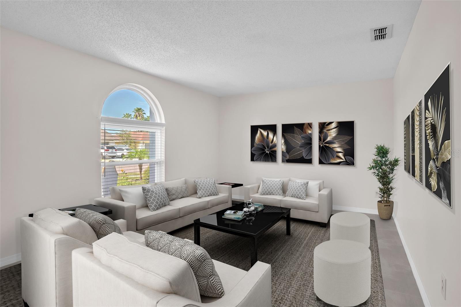 2200 BAY LEAF DR
