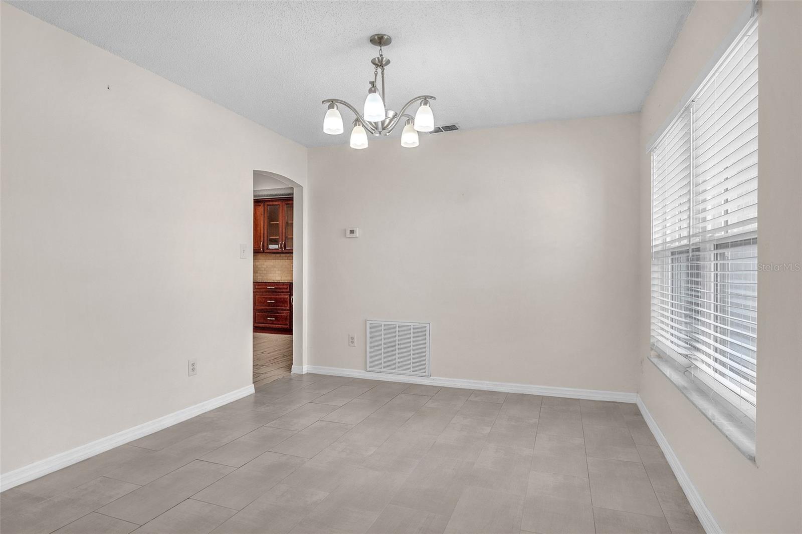 2200 BAY LEAF DR