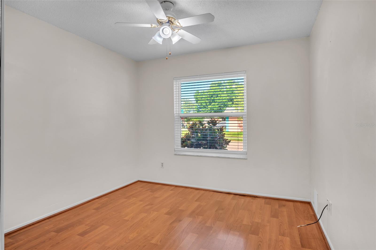 2200 BAY LEAF DR