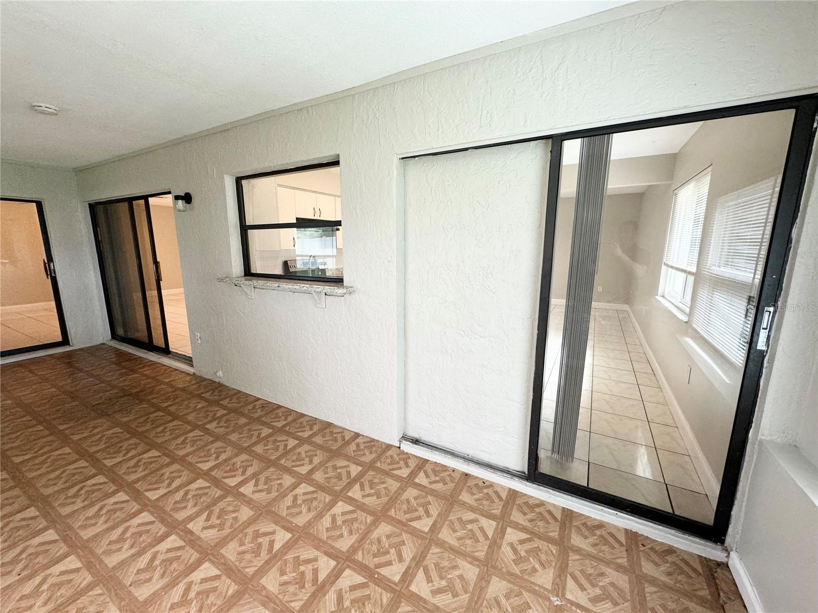 307 COLONADE CT