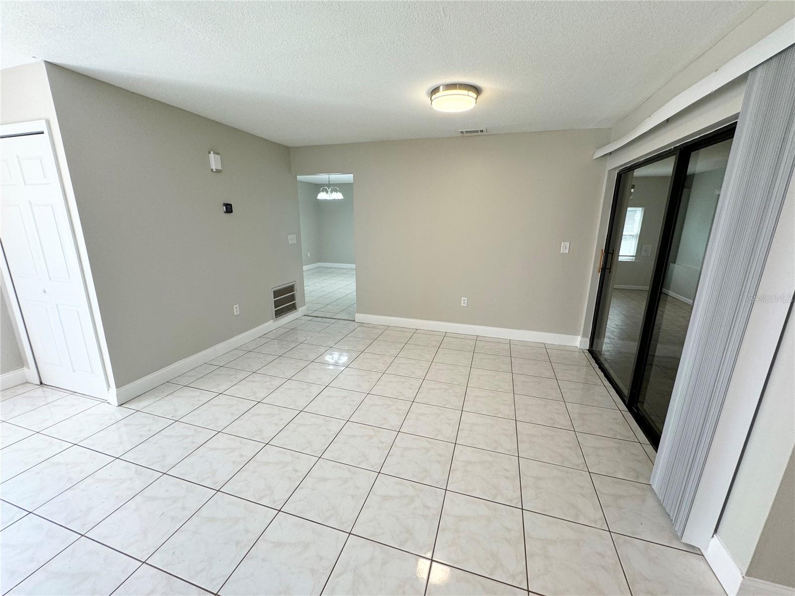 307 COLONADE CT